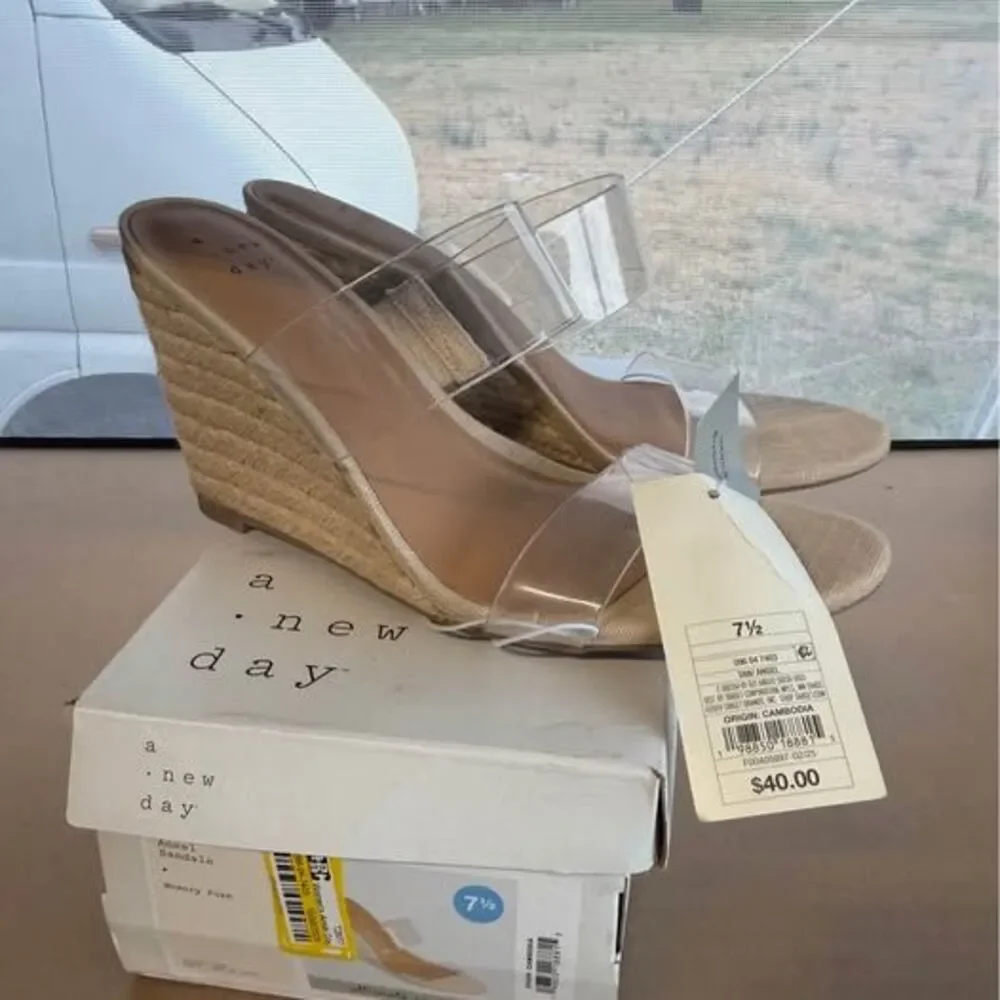 A New Day Ansel Sandals - Picture 3 of 5